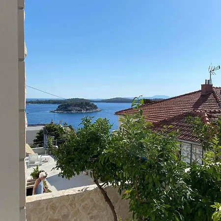 Vakantiehuis One-bedroom House Hvar Town