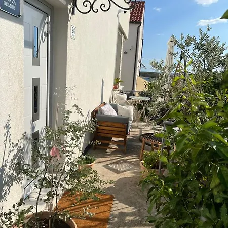 One-bedroom House *